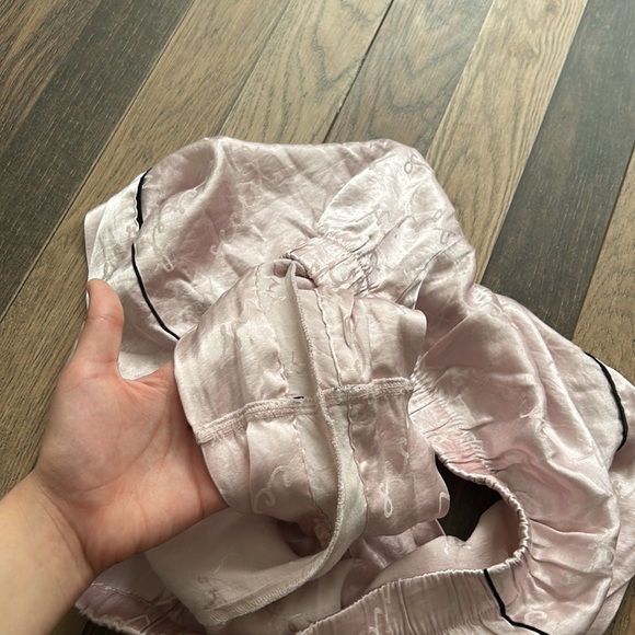 Victoria’s Secret Taylor Hill Light Pink Satin Sleep Shorts Size Medium - Picture 7 of 7